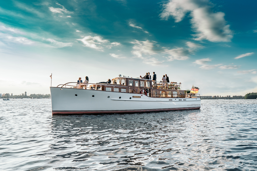 Sightseeing-Bootstour auf der Spree — FLAGSHIP.BERLIN