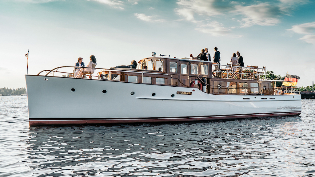 Backbordansicht Motoryacht Fitzgerald